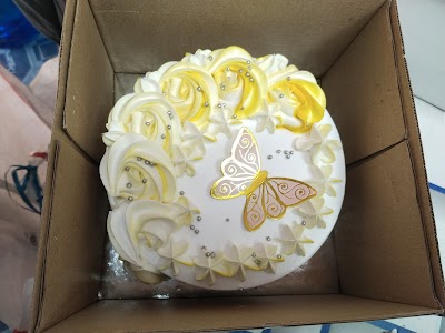 BAKEONMUPYKG_Happy_Cake_And_Gift_ChIJE8SWW0Qx8jkR1VqMmBQb_Ng_6