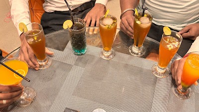 BAKEP6LKCOK7_The_Family_table_ChIJvVV992ND8jkRSLXFbNKdTZc_5