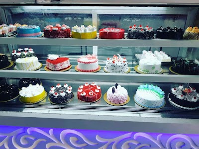 BAKEUH1P4PCM_The_Halt_Restaurant_by_Kshirsagar_ChIJM927Wqcb8jkRw-wv38ss9_w_9