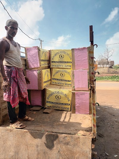 COLL6UIG6DFQ_College_More_ChIJnegDzjVB8jkRWqdOmB9ri-4_1