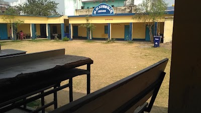 COLLZBNTL7OG_P.B_High_School_ChIJ11bDJisj8jkRLC96fdBEedY_5