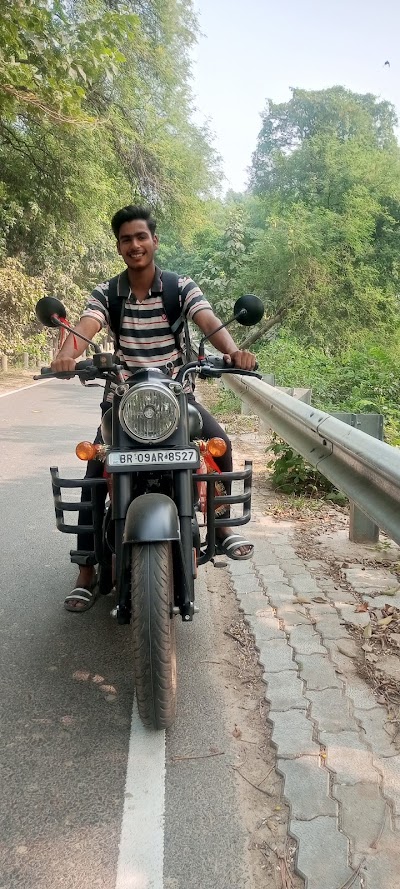 GYM6RVPUGRAH_Dhoni_park_ChIJG9r6cCgb8jkRy7-9RWqys9M_2