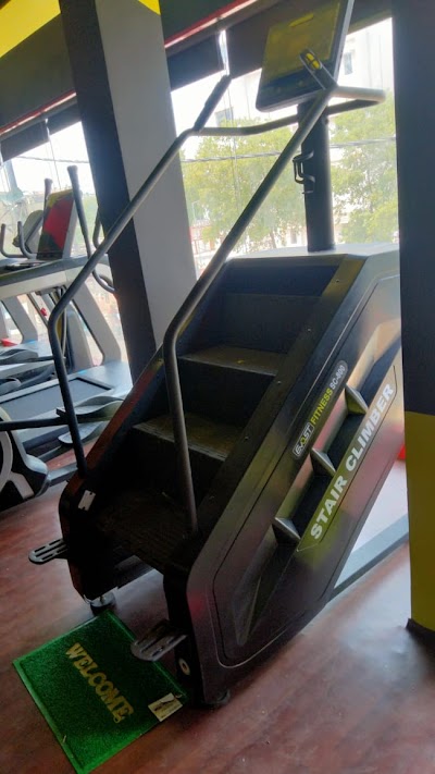 GYMFRQD5F714_Gym_Fitness_ChIJD7aI-dtD8jkRuqIZd241uoU_9