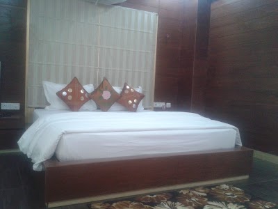 LAUN0CYHXE7U_HOTEL_KDM_PALACE_ChIJH7UtRMsa8jkRaIoo2qdSWPc_10