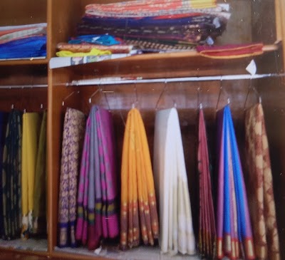 LAUNTXRBRNLE_Clothing_wing_ChIJu23A4J_x7DkRgoVU3TvUjo0_2