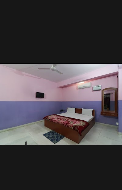 LAUNXO6XHRXG_Hotel_Manoj_Palace_ChIJYaMSvTYq8jkRP1D6E1Xf8mg_10