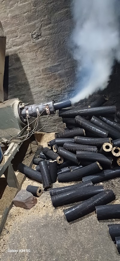 MANFV28YF7L0_Vicky_lakri_mil_ChIJO6C1cwA98jkR11ylzpay7rg_10