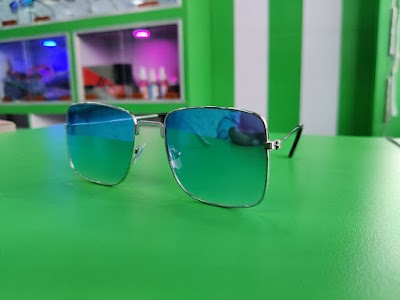 OPT1KP34YDMK_Famous_Optical_ChIJoRb1P7kb8jkR6CQeHXYbzR8_4