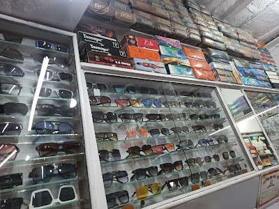 OPT6M0ZYV0RK_Arya_Optical_ChIJTRkeVgAr8jkRjvvBQivIhEg_1