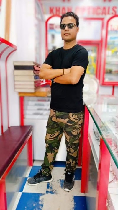 OPT9FW6V3LER_Khan_Opticals_ChIJ9SuBtFcb8jkRpJ9lL6EmSKs_2