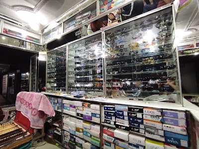 OPTRN8ZNWFSM_Dolly_Opticals_ChIJa7lQBCob8jkR9gPuWPt-V0U_1