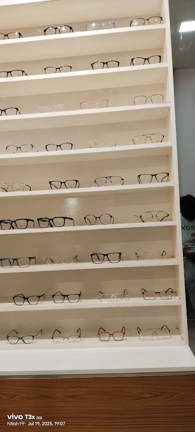 OPTX1P1NUF67_Cleardekho_Optical_ChIJG9cZdT0b8jkRQTh8c-eIYCc_7