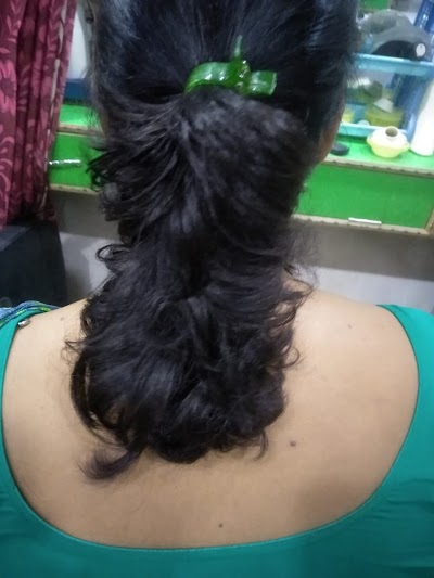 PARL1BS4IVMM_Paridhi_Glamour_ChIJVQ_BYvkr8jkRGz7hcODExVI_1