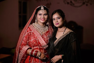 PARL9ZOE1U4A_Mini_makeup_artist_ChIJvTAZUgBB8jkRYraHfAIYfns_2