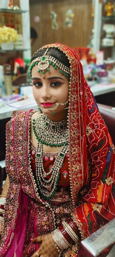 PARLH3T42KFV_Pari_ladies_Beauty_parlour_ChIJV53KIwA98jkRVjf1ZA9ga7o_6