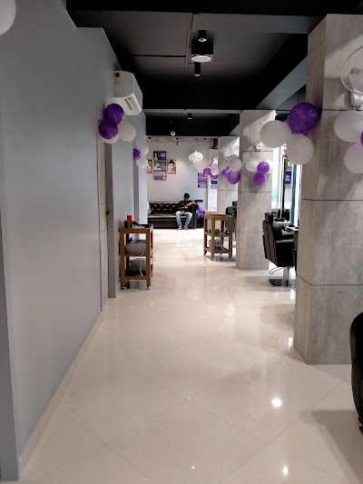 PARLK4GXFFKJ_Naturals_Salon_ChIJcQfEX0Yb8jkRAiNkC2Ir7UY_3