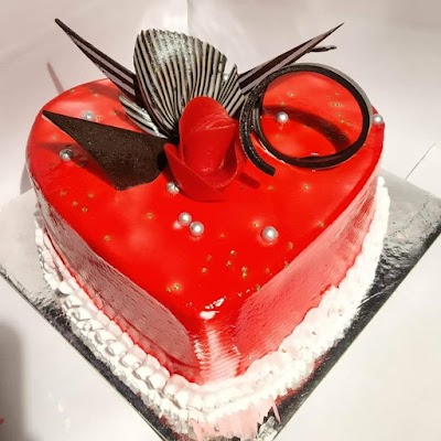 PARLUS8PBLAC_Royal_ice-cream_parlour_ChIJibL064Aj8jkRnhnsmQF8DNE_9