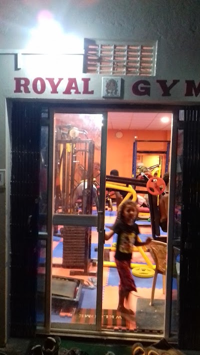 PHYS1F95VYV5_Royal_Gym_and_physiotherapy_ChIJP6lNiWb38TkR2CcGiB2XEf4_4