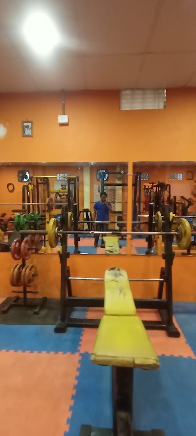 PHYS1F95VYV5_Royal_Gym_and_physiotherapy_ChIJP6lNiWb38TkR2CcGiB2XEf4_6