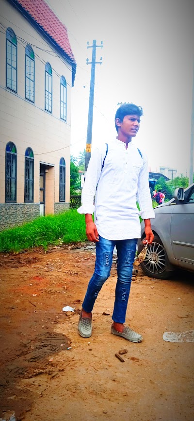 POSTV5MTWF4H_GD_College_Post_Office_ChIJb4VN9M0a8jkR7kiYbLnKJ2M_10