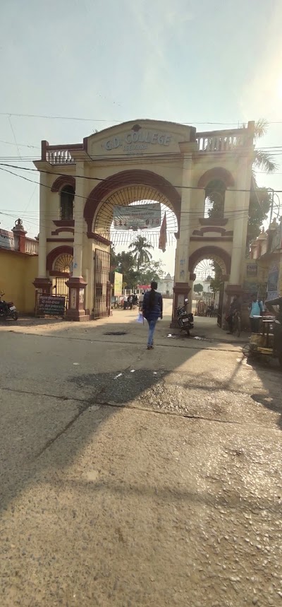 POSTV5MTWF4H_GD_College_Post_Office_ChIJb4VN9M0a8jkR7kiYbLnKJ2M_4