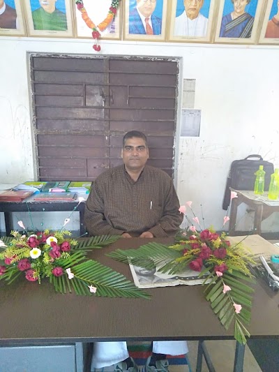 SCHOEMP90EIB_Pratappur_High_School_ChIJ__i5BjsW8jkRguGGjprMrCs_8