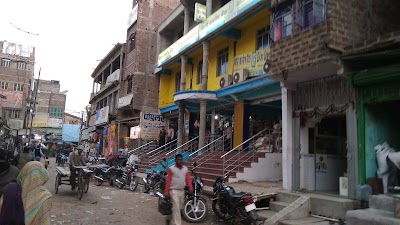 STATVZB9UNYL_Popular_Book_Store_ChIJva3bCMw88jkRlIcRl_EnrXU_7