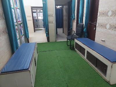 PHYSI804Y9Y0_Life_Care_Hospital___Institute_for_Paramedical_and_Nursing_ChIJEZKWUiwb8jkRoCYyRoT_FB8_4