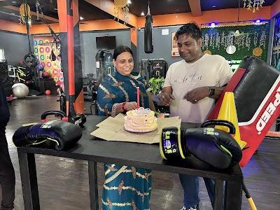 YOGAIJ5D7CO7_Fitness_Arena__unisex_gym___ChIJuTE2sp8j8jkRpGyxTv-xiVM_6