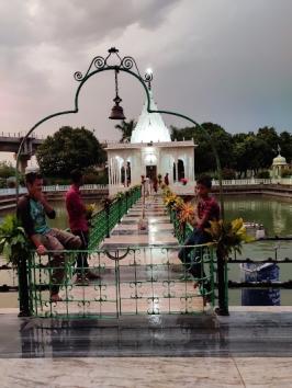 YOGAIQP8F080_Bihar_School_of_Yoga_ChIJM-q_6QLv8TkR1rqWoqpZrCE_4