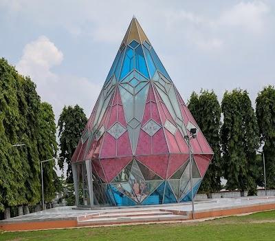 YOGAIQP8F080_Bihar_School_of_Yoga_ChIJM-q_6QLv8TkR1rqWoqpZrCE_8